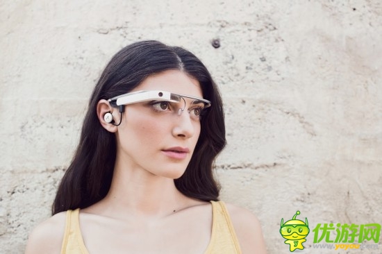 第二代Google Glass官方照片发布 瞬间变特工