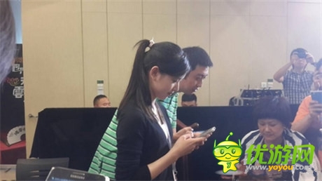 “奶茶妹妹”微软首秀:变身智能聊天机器人产品经理