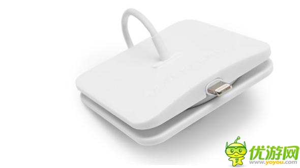 简约又省空间的iPhone墙壁充电底座