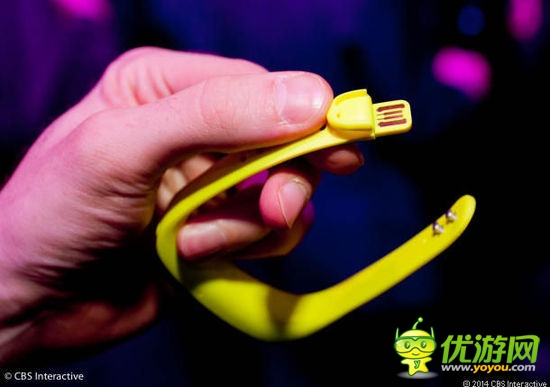 华为TalkBand B1试玩：蓝牙耳机+健身追踪器