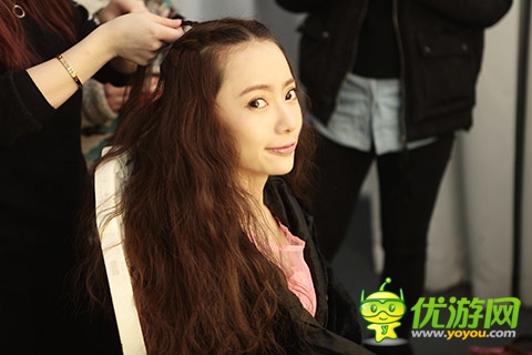 街机格斗控刘萌萌 追《女神的斗士》测试档期玩游戏