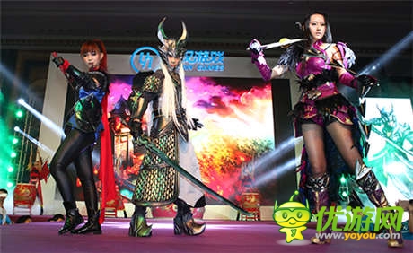 《神魔》Coser惊艳全场 玩家且赞且珍惜