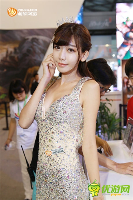 《女神联盟》手游CJ初亮相 小林志玲爱不释手