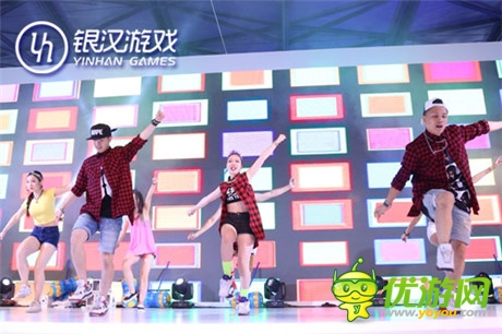 耀舞耀时尚 2014ChinaJoy银汉游戏展台采风