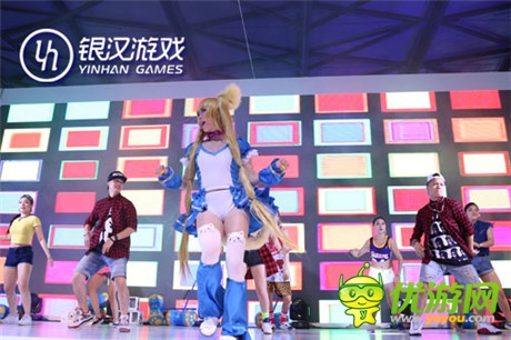 耀舞耀时尚 2014ChinaJoy银汉游戏展台采风