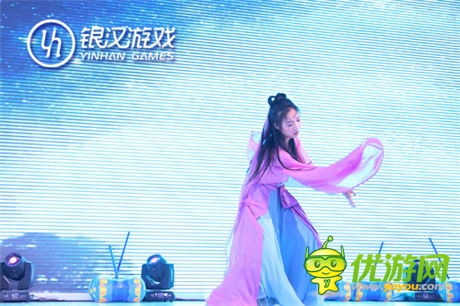 耀舞耀时尚 2014ChinaJoy银汉游戏展台采风