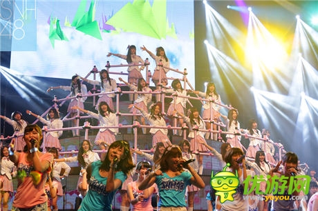 娱乐大咖携手游戏明星 China Joy中手游展台星光耀眼