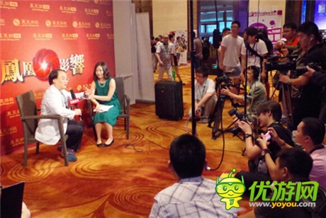 凤凰游戏专访温瑞安 “伪”巨侠”秀“真”功夫