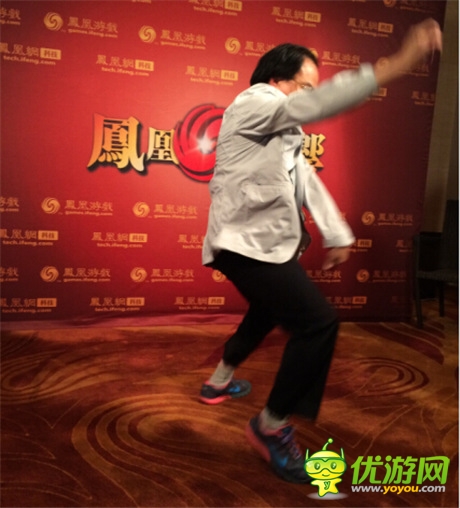 凤凰游戏专访温瑞安 “伪”巨侠”秀“真”功夫