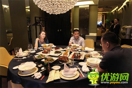 中国最美女游戏制作人CJ全程被跟拍意外走红