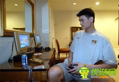 巨星也入迷！盘点用游戏减压的NBA巨星