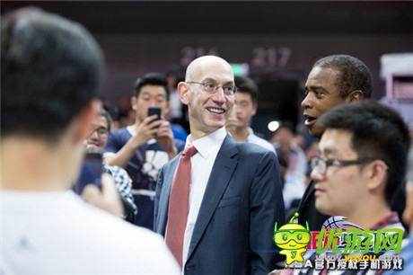 与NBA巨星对抗《NBA梦之队》引爆“NBA球迷日”