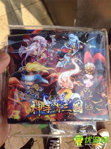 闹市人体灯箱夺眼球《三国志乱消》繁体版登陆台湾