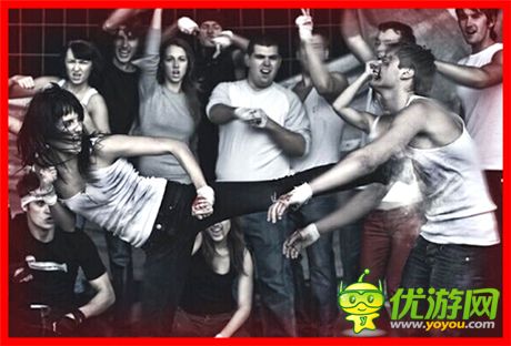 杀马特式《暗黑女王》诠释暴力美学