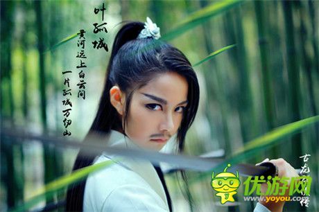 行云COS女版陆小凤：网友惊叫“我要嫁给她”