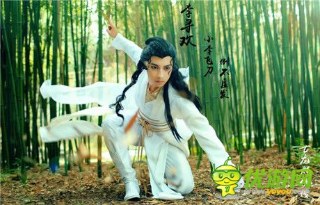 绝色双娇上演女女基情 行云COS叫板官方