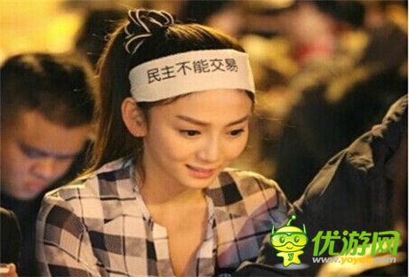 年末女王成“疯”纷纷转型暗黑