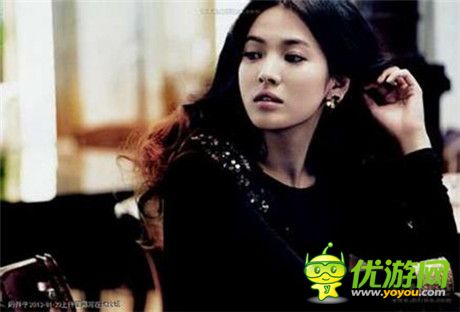 年末女王成“疯”纷纷转型暗黑