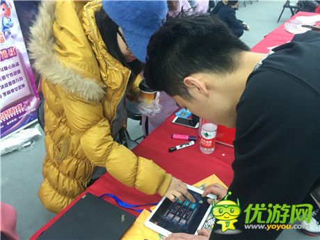 动感冲击二次元《守护之光》亮相动漫展