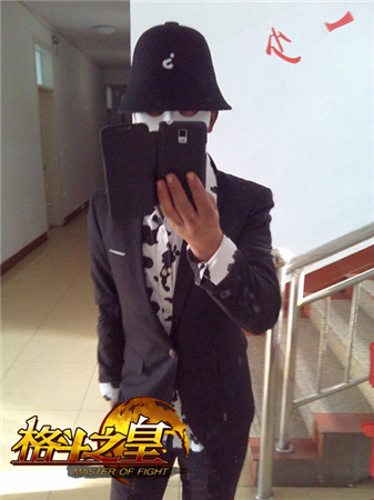 亮瞎双眼!《格斗之皇》土豪穿衣炫富无下限!