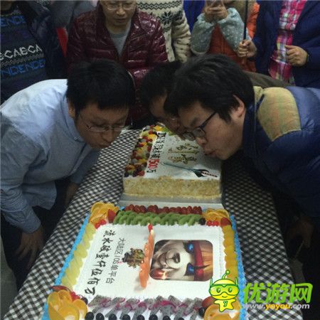 《三剑豪》大陆区IOS流水再破1500万，全员庆祝